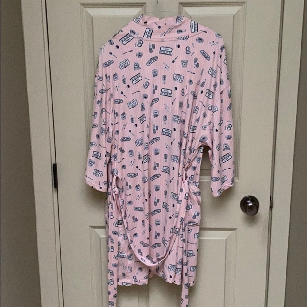 Adorable Robe 💄 - Picture 5 of 6
